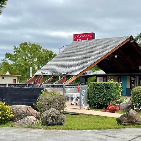 Red Bluff Inn Esterno foto